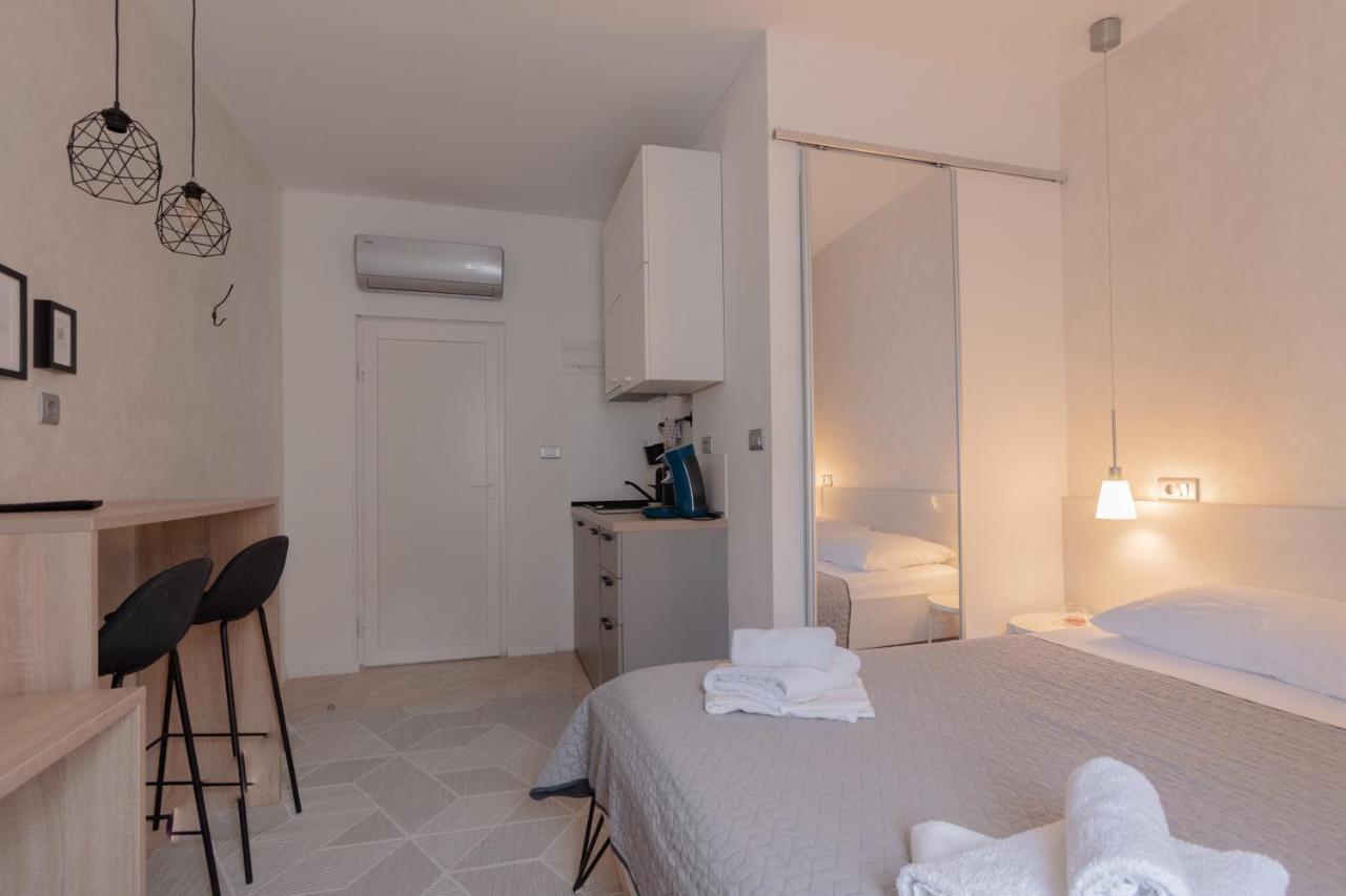 L&B Old Town Studio Apartments بولا المظهر الخارجي الصورة