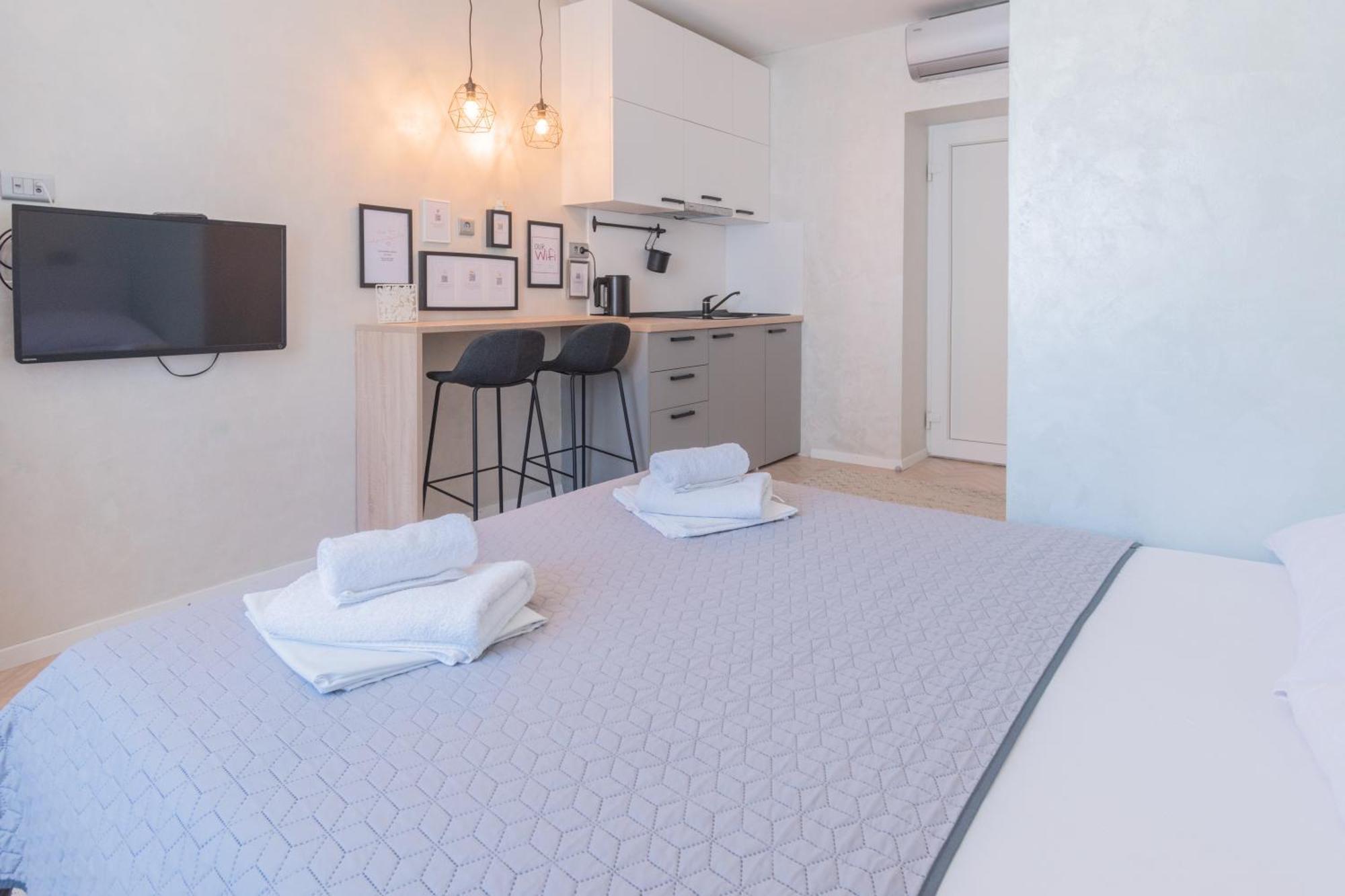 L&B Old Town Studio Apartments بولا المظهر الخارجي الصورة