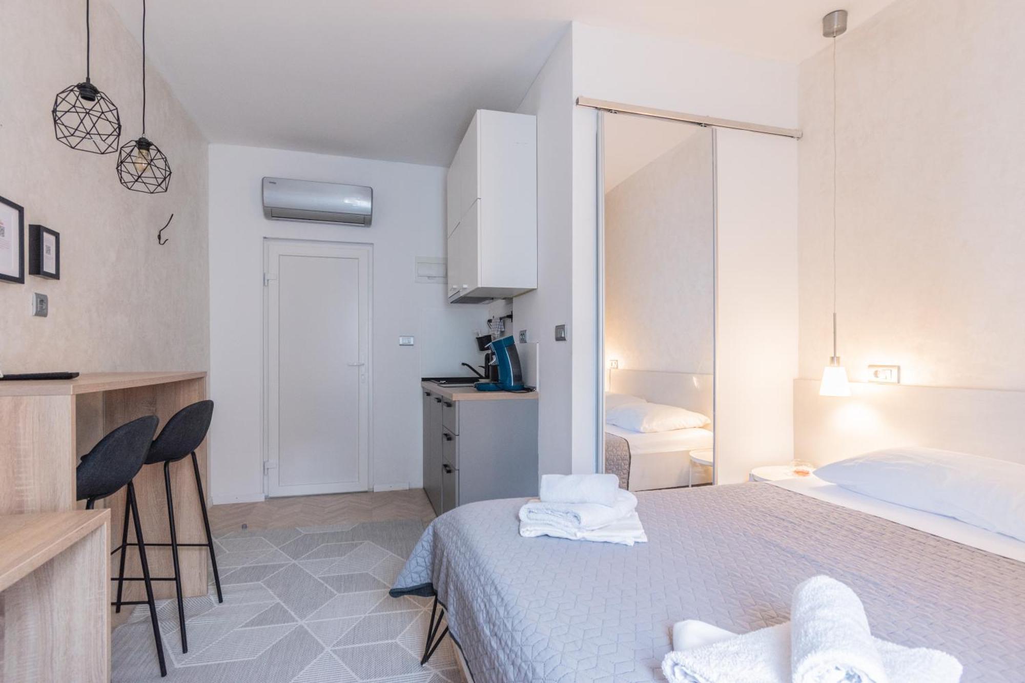 L&B Old Town Studio Apartments بولا المظهر الخارجي الصورة