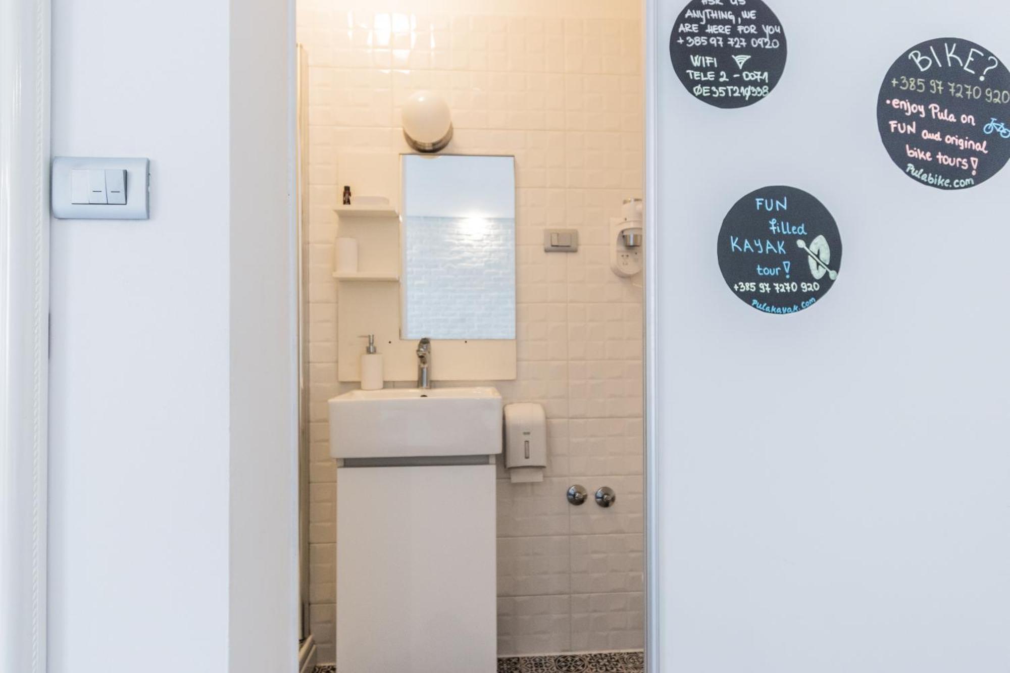 L&B Old Town Studio Apartments بولا المظهر الخارجي الصورة