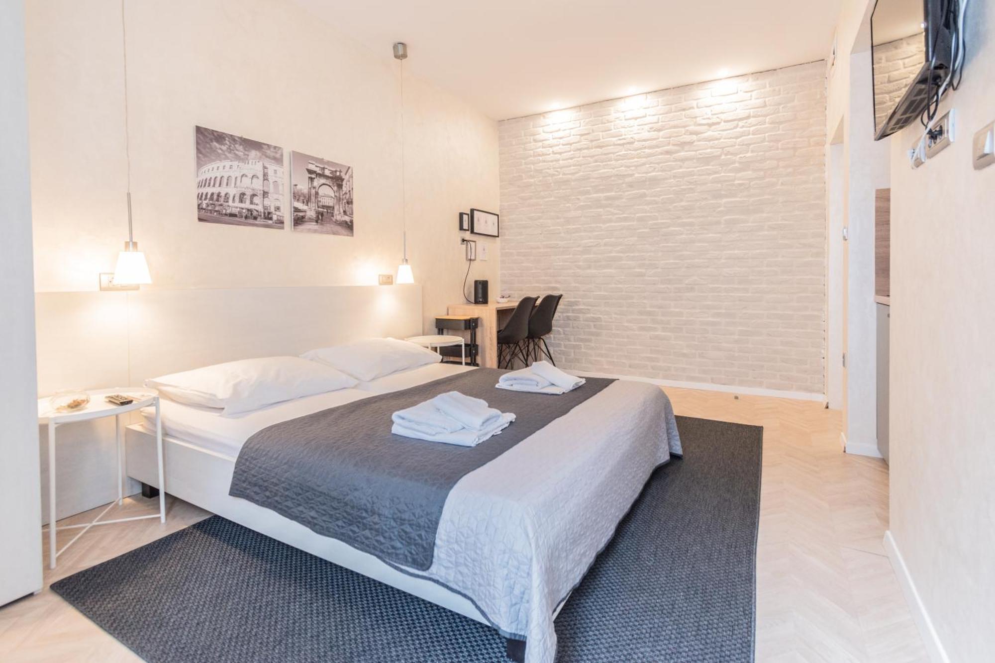L&B Old Town Studio Apartments بولا الغرفة الصورة