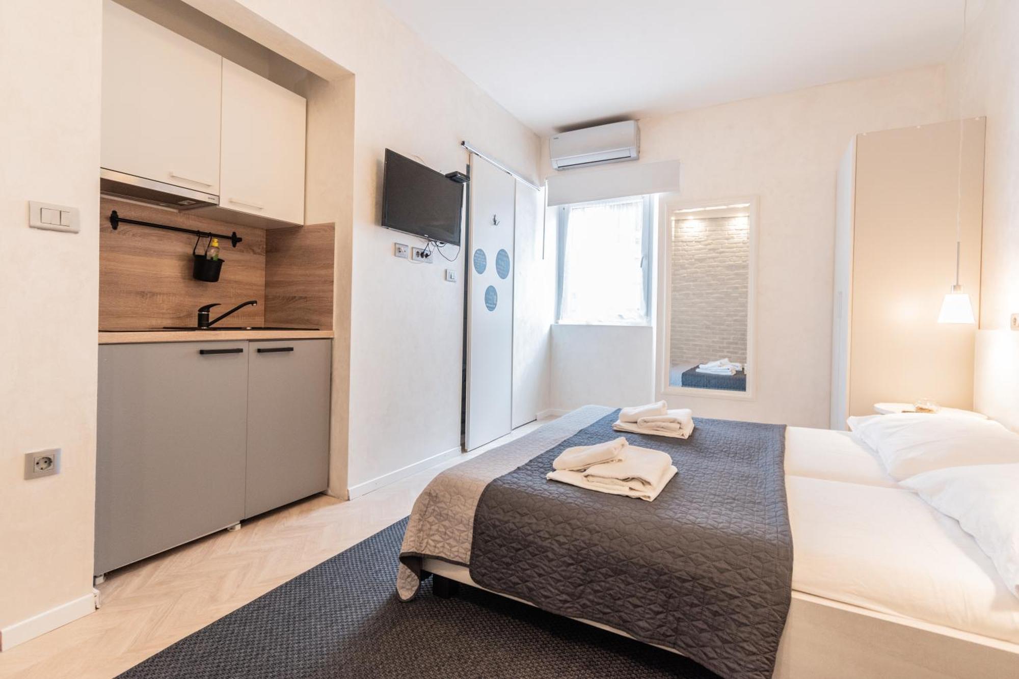 L&B Old Town Studio Apartments بولا الغرفة الصورة