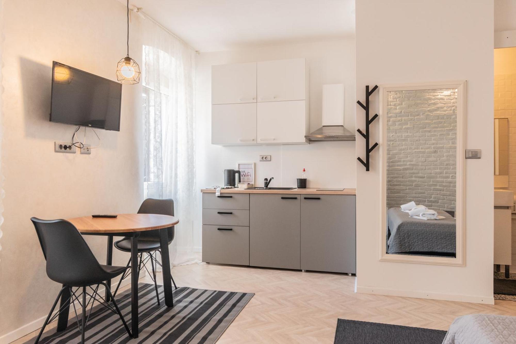 L&B Old Town Studio Apartments بولا المظهر الخارجي الصورة