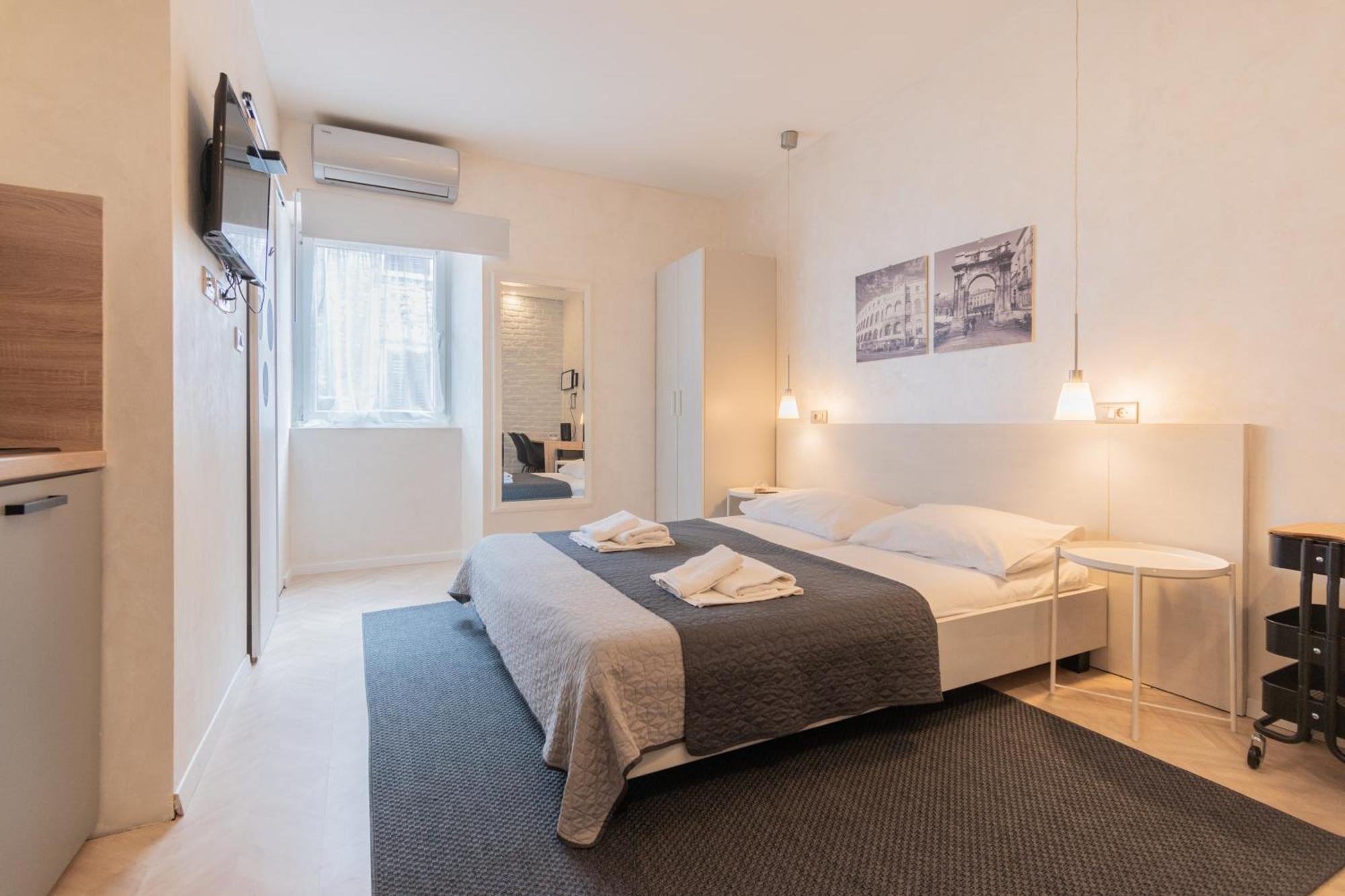 L&B Old Town Studio Apartments بولا الغرفة الصورة