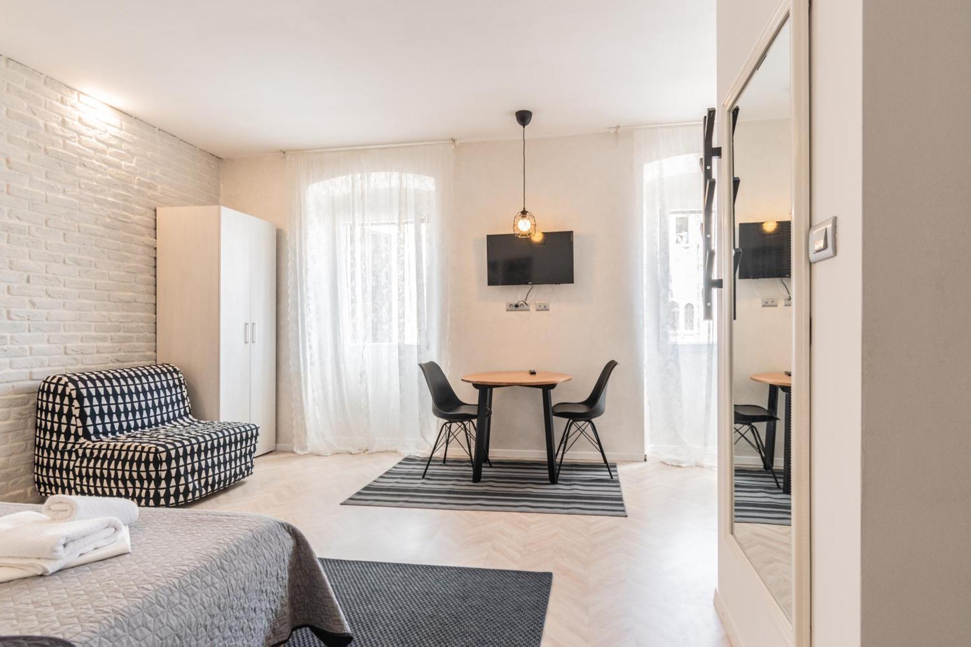 L&B Old Town Studio Apartments بولا المظهر الخارجي الصورة