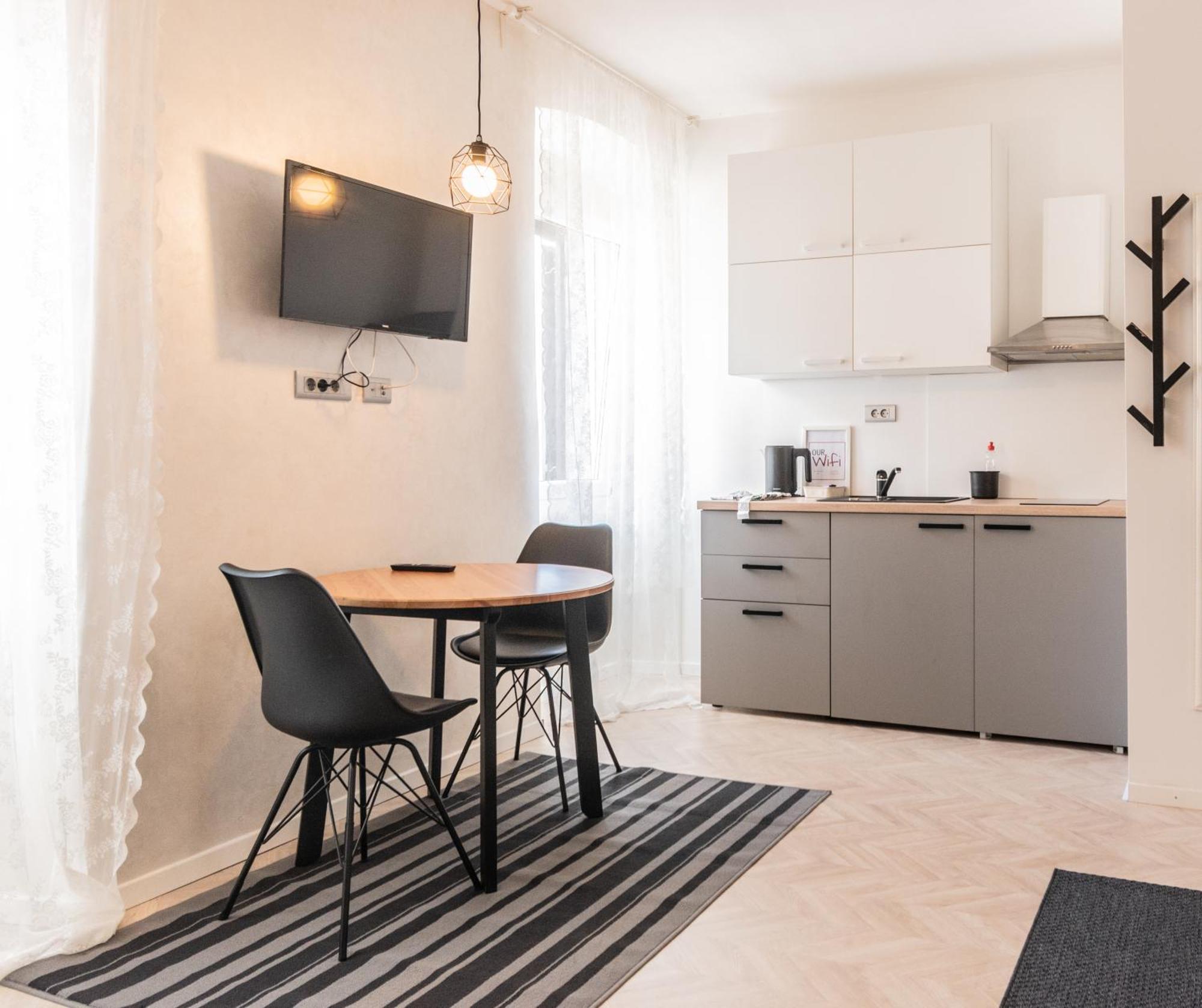 L&B Old Town Studio Apartments بولا المظهر الخارجي الصورة